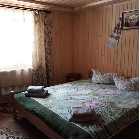 яблуневий сад Séjour chez l'habitant Yablunytsya