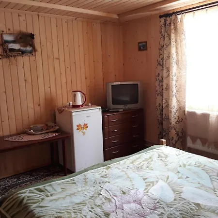 яблуневий сад Yablunytsya